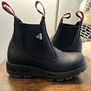 Brand new Black Red-backs women’s steel toed work boots. Size 3 AU 6US